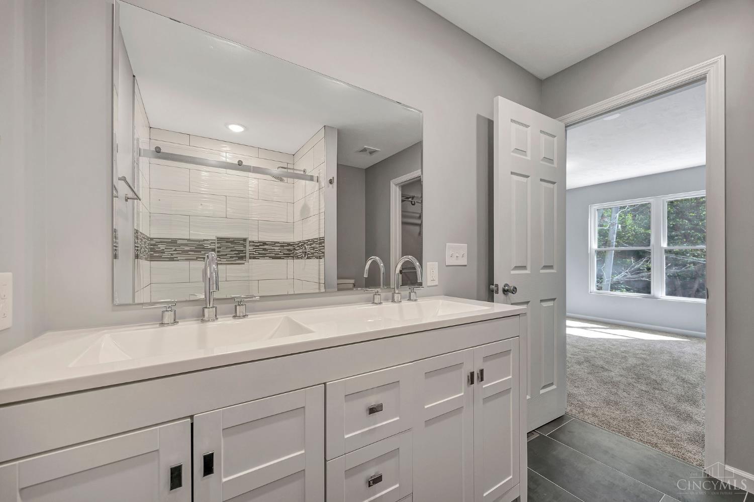 5143 Camargo Road Cincinnati, OH 45227 - Photo 35 of 49