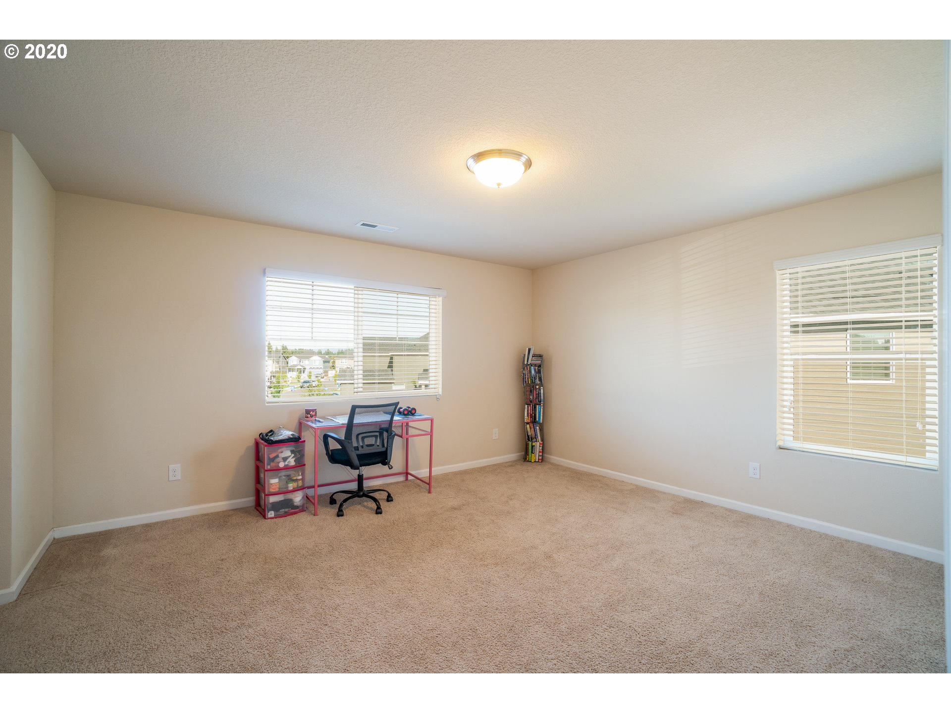 818 North Gibert Court Ridgefield, WA 98642 - Photo 19 of 30 a view of a livingroom with a window