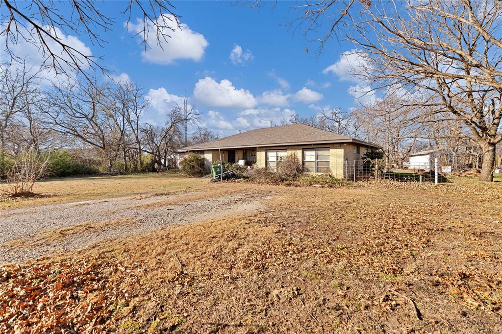 701 Keaton Road Sanger, TX 76266 - Photo 4 of 17