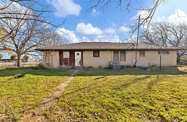 $400,000 | 701 Keaton Road, Sanger, TX 76266