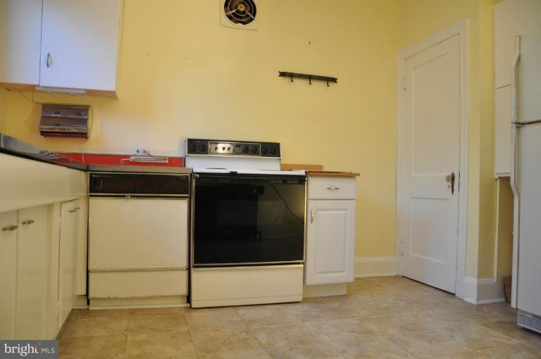 719 Dunkirk Road Baltimore, MD 21212 - Photo 11 of 26 Kitchen