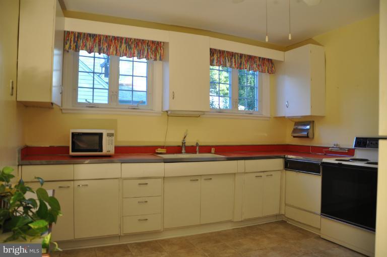 719 Dunkirk Road Baltimore, MD 21212 - Photo 10 of 26 Kitchen