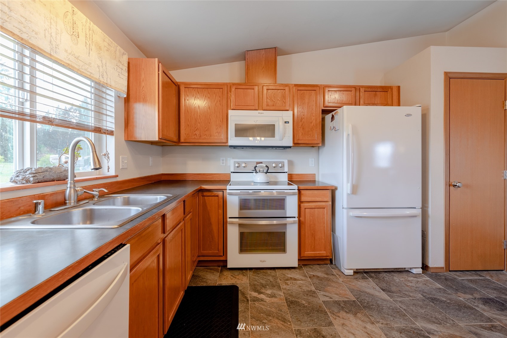 11318 Vail Road Southeast Yelm, WA 98597 - Photo 8 of 30 Gallery Image 8