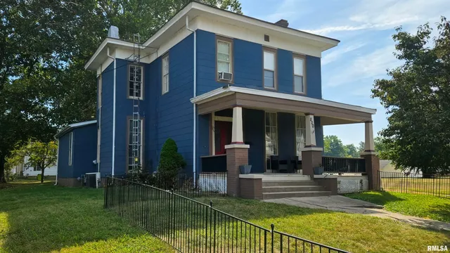 $162,000 | 800 South Main Street, Jacksonville, IL 62650