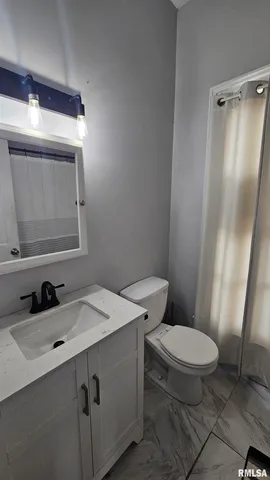 $162,000 | 800 South Main Street, Jacksonville, IL 62650