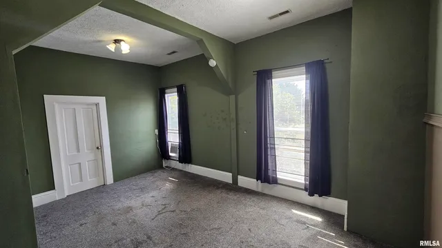 $162,000 | 800 South Main Street, Jacksonville, IL 62650