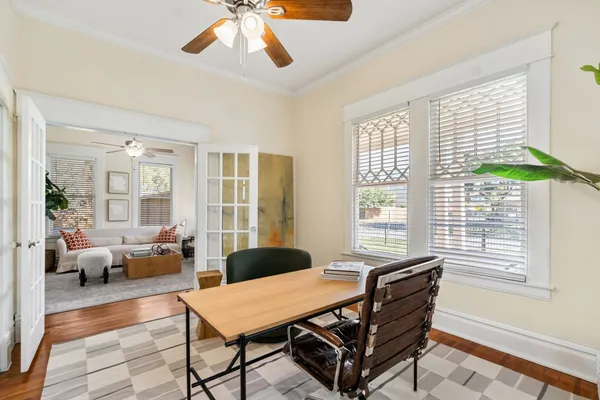 $999,990 | 1847 Cortlandt Street, Houston, TX 77008