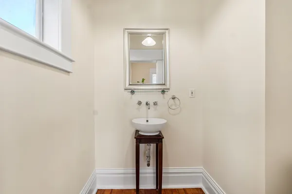 $999,990 | 1847 Cortlandt Street, Houston, TX 77008