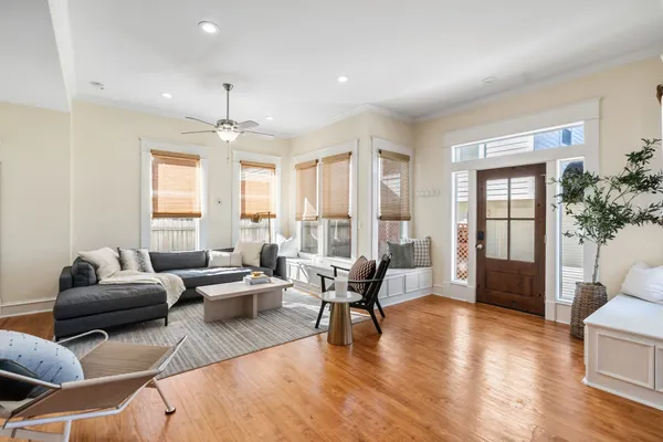 $999,990 | 1847 Cortlandt Street, Houston, TX 77008