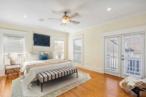 $999,990 | 1847 Cortlandt Street, Houston, TX 77008