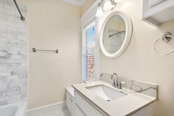 $999,990 | 1847 Cortlandt Street, Houston, TX 77008