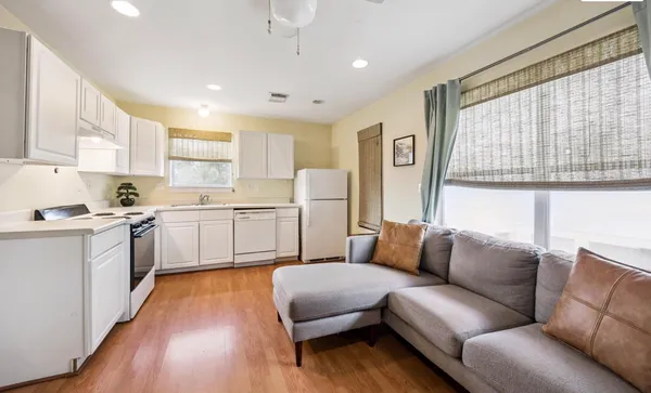 $999,990 | 1847 Cortlandt Street, Houston, TX 77008