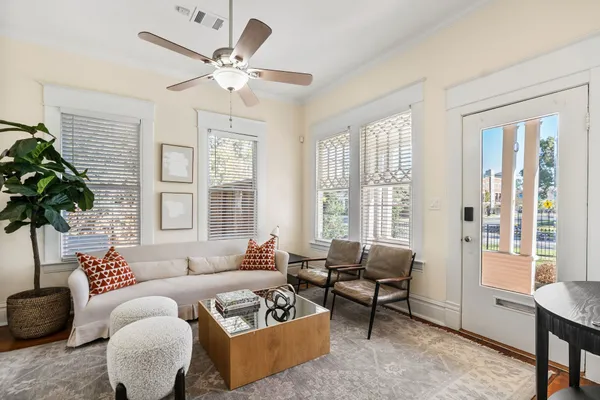 $999,990 | 1847 Cortlandt Street, Houston, TX 77008