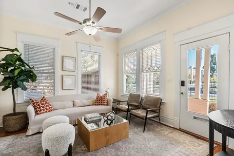 $999,990 | 1847 Cortlandt Street, Houston, TX 77008