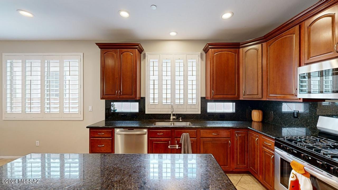 1216 West Rodriguez Road Oro Valley, AZ 85755 - Photo 12 of 42