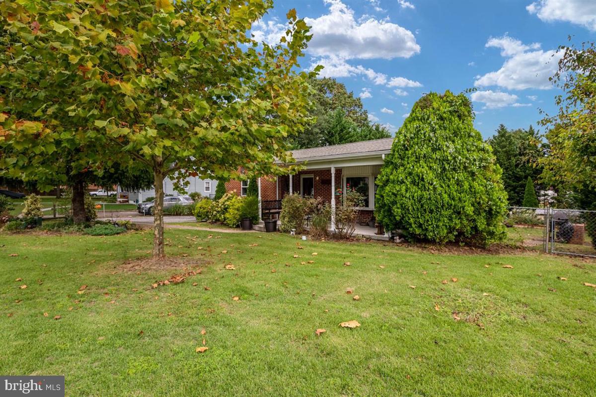 1210 Meadow View Road Pasadena, MD 21122 - Photo 4 of 38