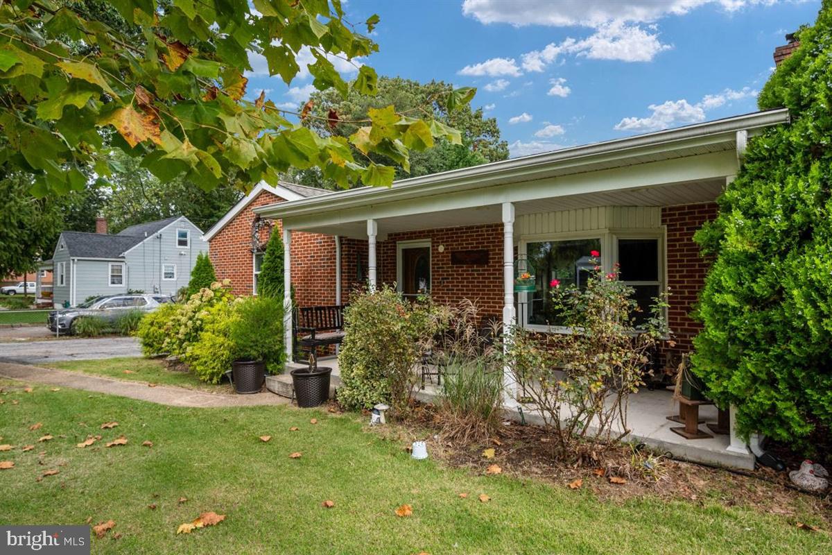 1210 Meadow View Road Pasadena, MD 21122 - Photo 5 of 38