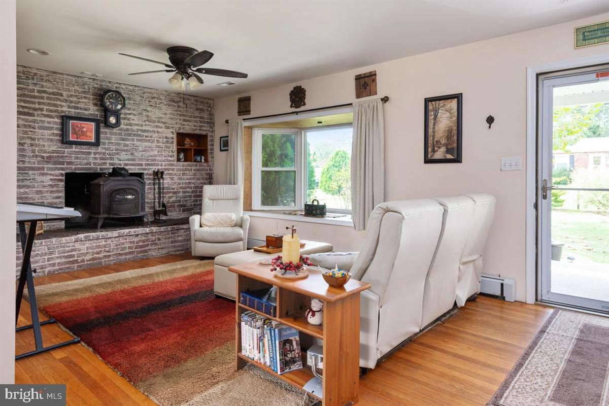 1210 Meadow View Road Pasadena, MD 21122 - Photo 7 of 38