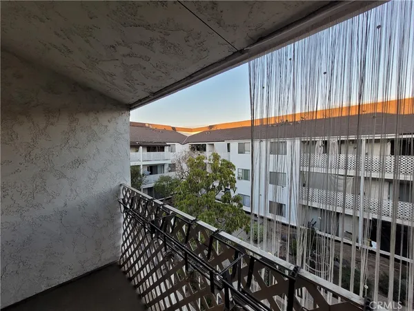 $2,149 | 3565 Linden Avenue, Long Beach, CA 90807