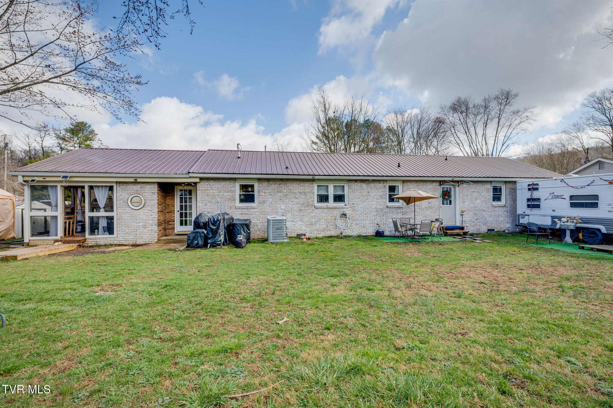2104 Miller Lane Johnson City, TN 37604 - Photo 33 of 34 034