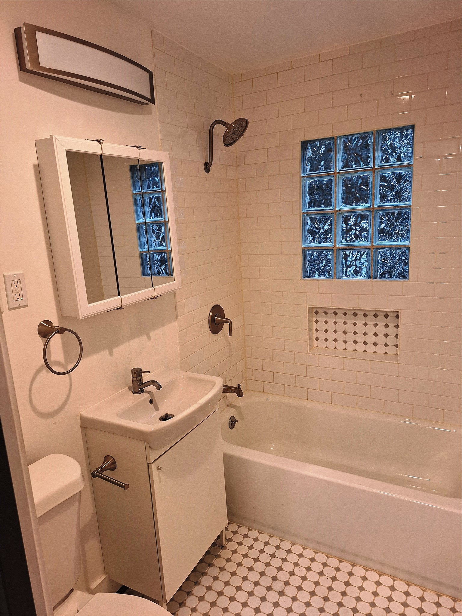 1012 Rutland Street, Unit 1 Houston, TX 77008 - Photo 7 of 20 Gallery Image 7