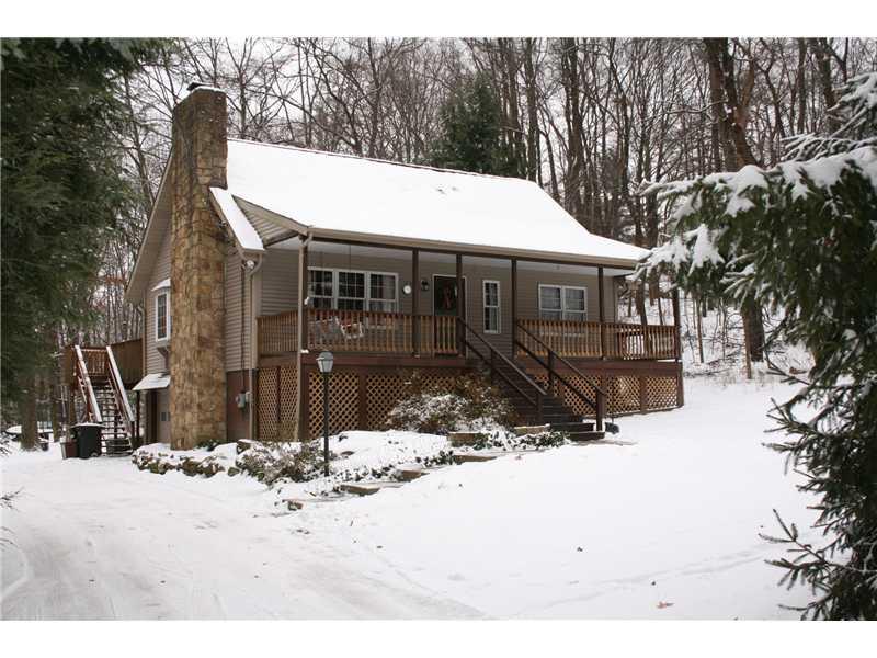 5818 Valencia Road Gibsonia, PA 15044 - Photo 1 of 25 Exterior Front.