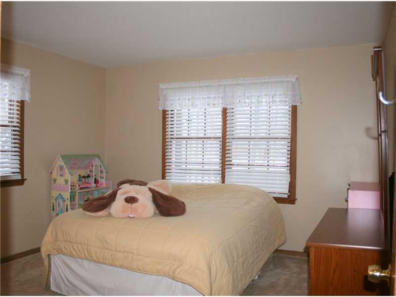 5818 Valencia Road Gibsonia, PA 15044 - Photo 14 of 25 Bedroom.