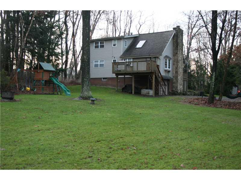 5818 Valencia Road Gibsonia, PA 15044 - Photo 19 of 25 Exterior Back.