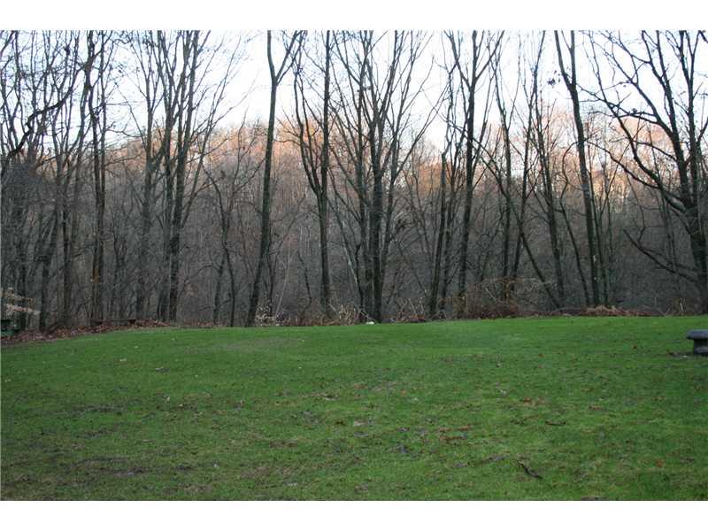 5818 Valencia Road Gibsonia, PA 15044 - Photo 20 of 25 Yard/Garden.