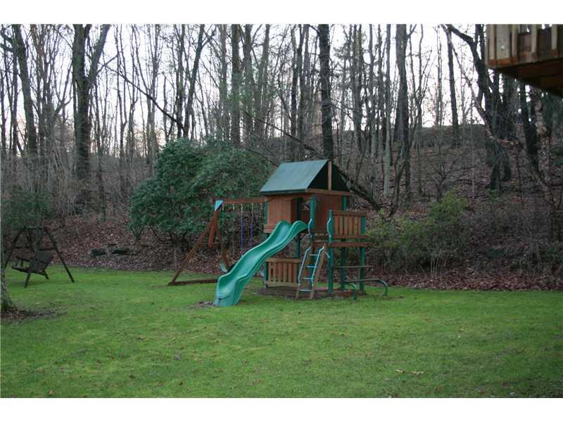 5818 Valencia Road Gibsonia, PA 15044 - Photo 21 of 25 Yard/Garden.