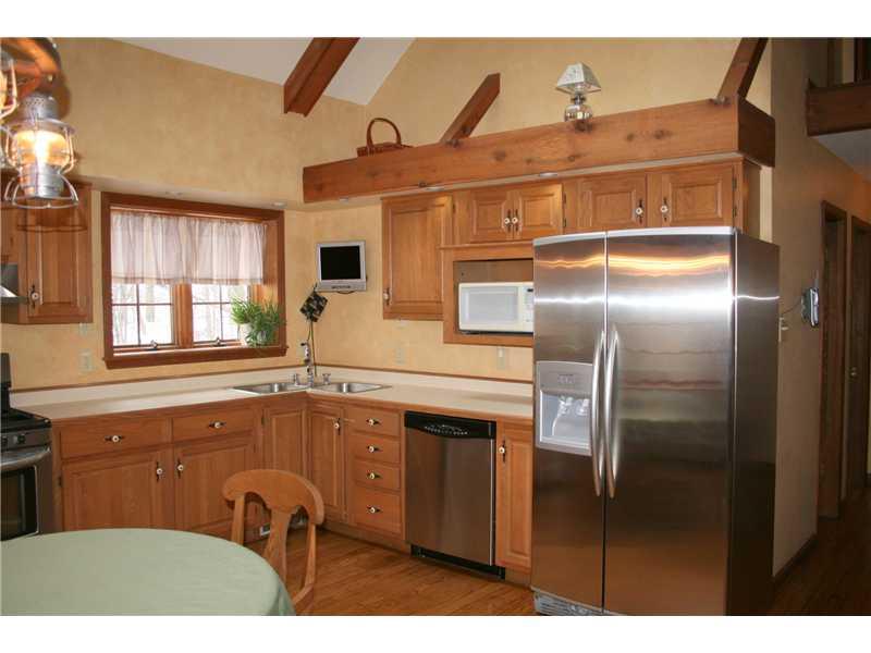 5818 Valencia Road Gibsonia, PA 15044 - Photo 6 of 25 Kitchen.