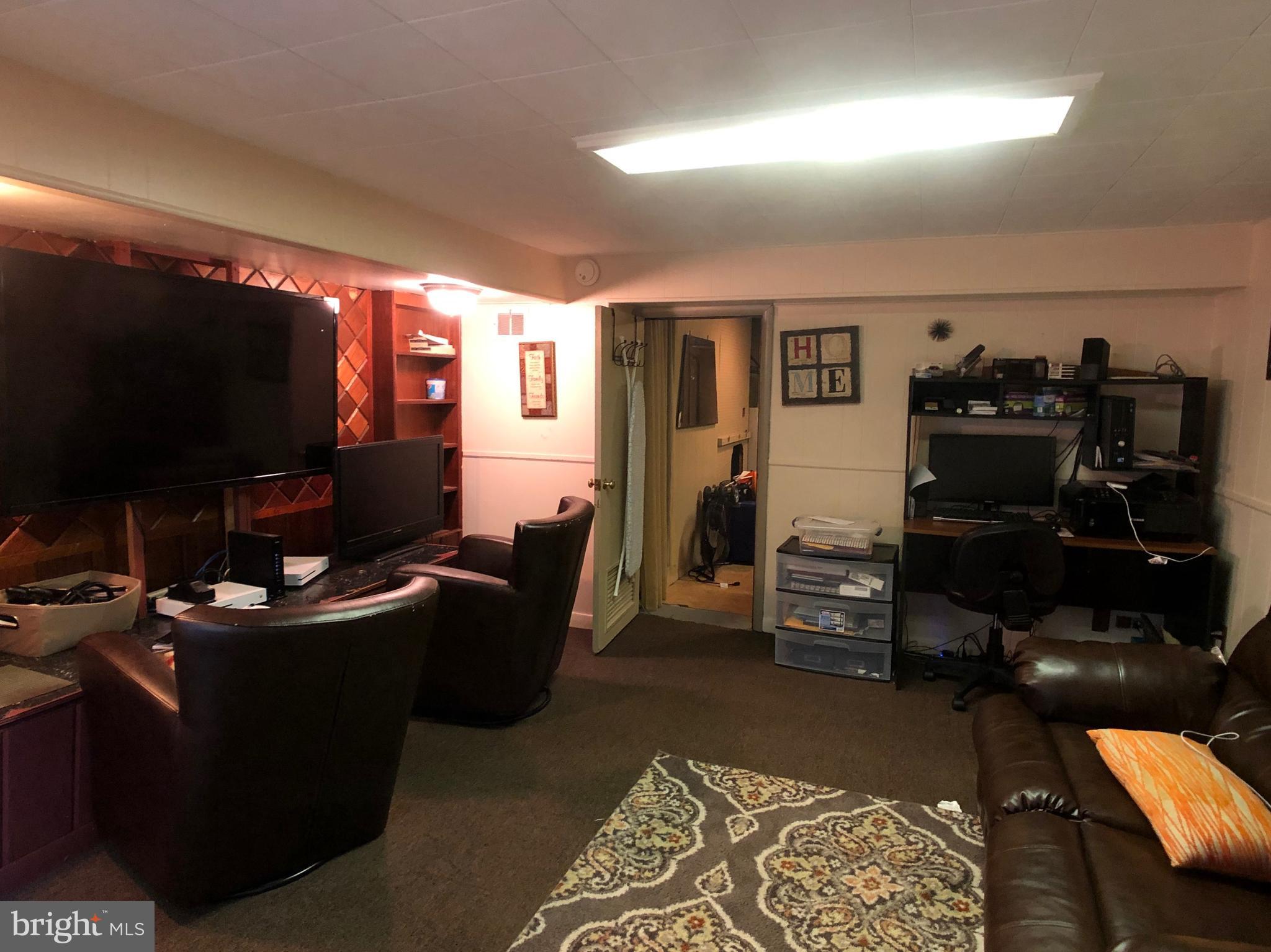 105 Holmes Road Holmes, PA 19043 - Photo 18 of 23