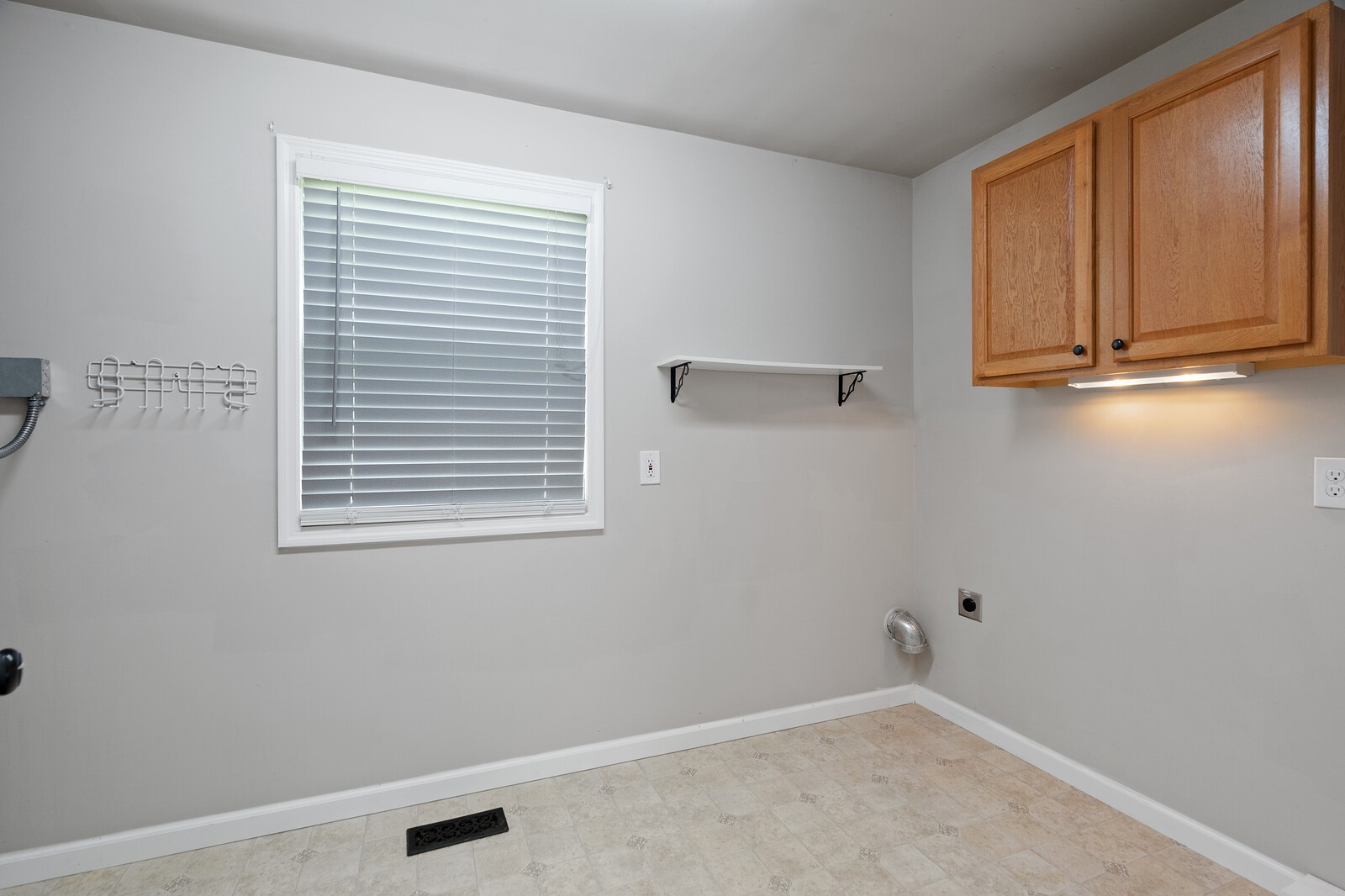 373 S Road Cottontown, TN 37048 - Photo 19 of 34 a view of an empty room with a window