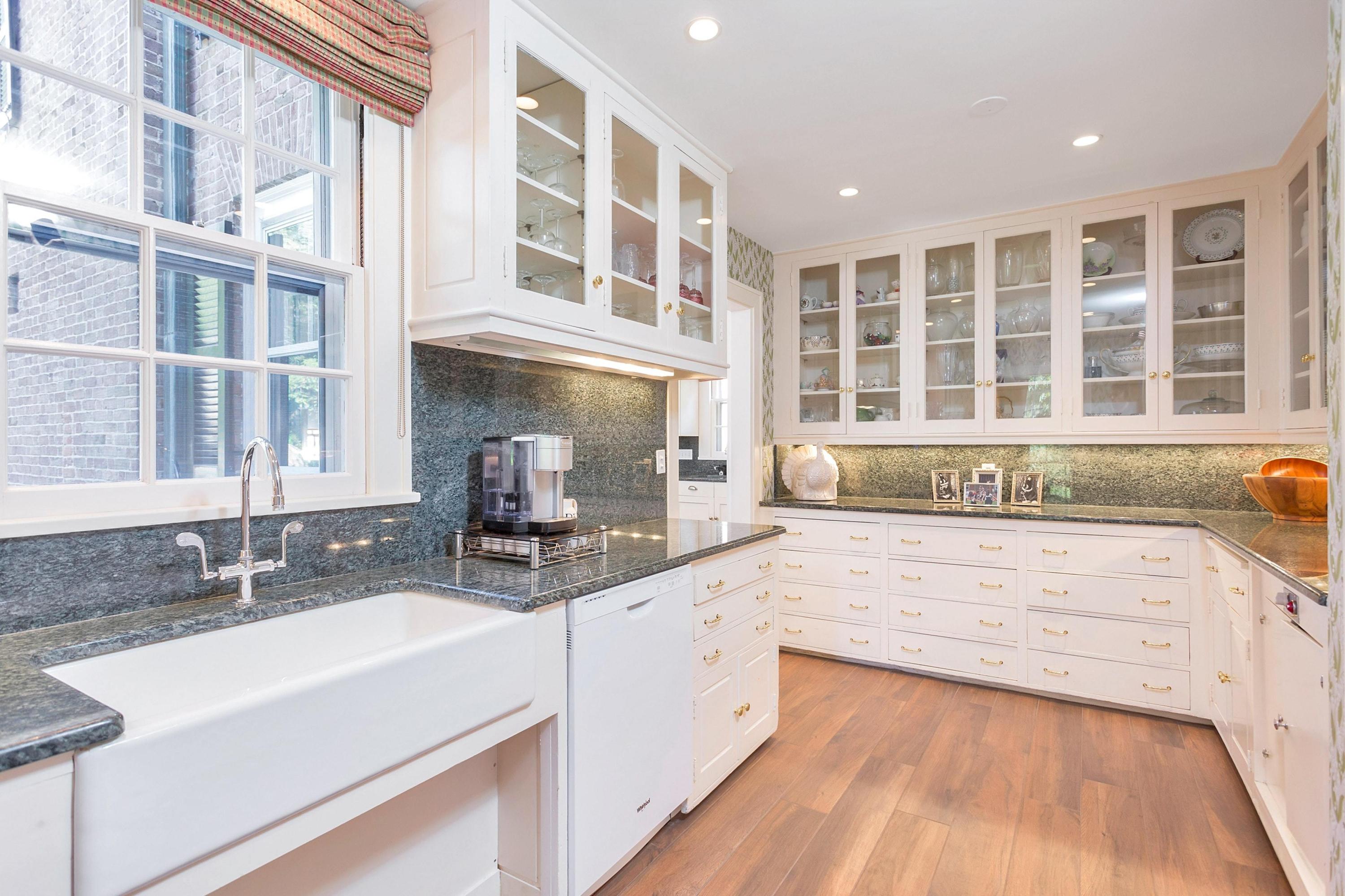 740 West Road New Canaan, CT 06840 - Photo 9 of 38 170225445-8