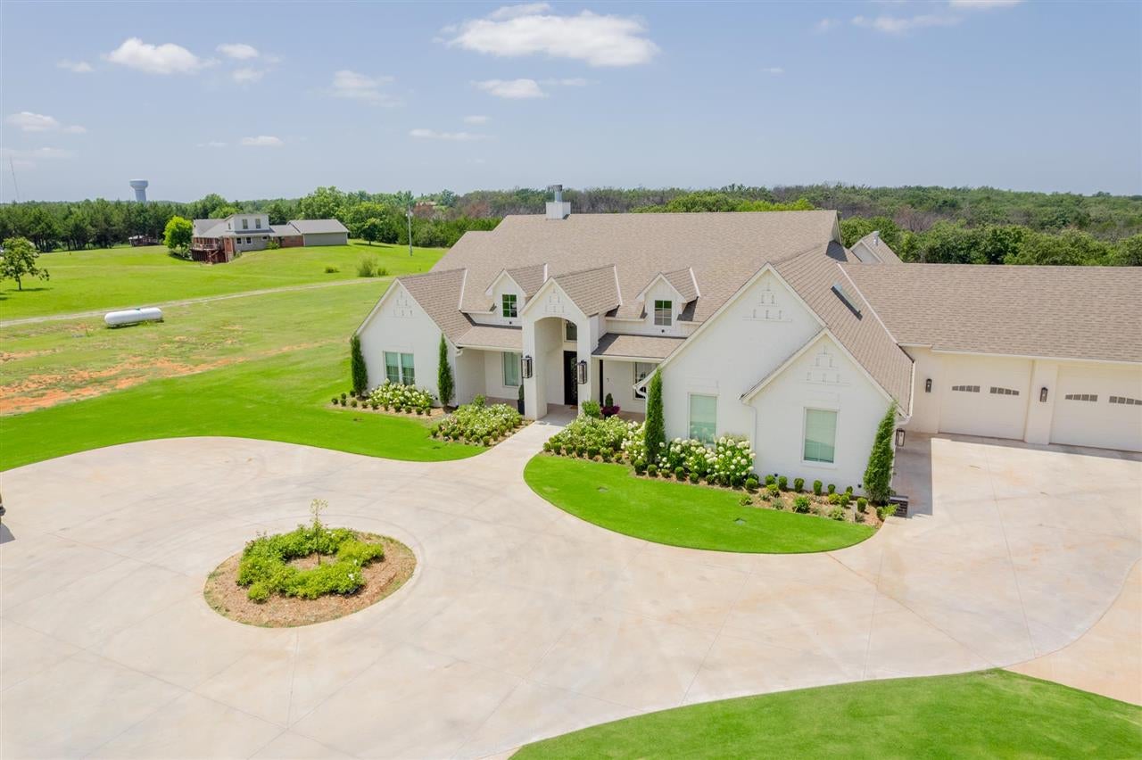 3268 South Country Club Road Stillwater, OK 74074 - Photo 4 of 49 Gallery Image 4