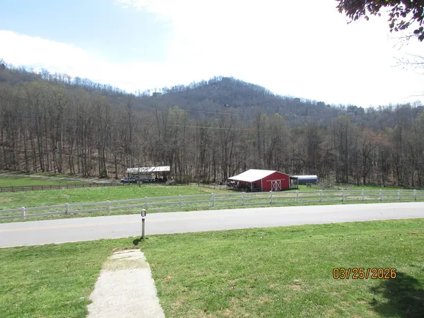 $279,900 | 743 Hunter Road, Hayesville, NC 28904