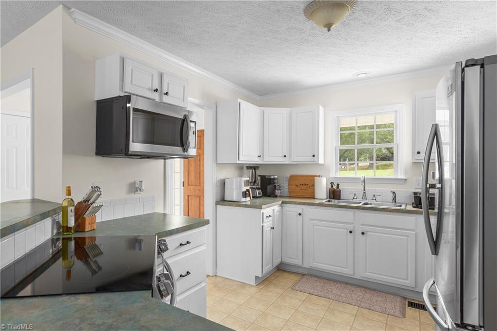 1125 Woodbury Road King, NC 27021 - Photo 15 of 50