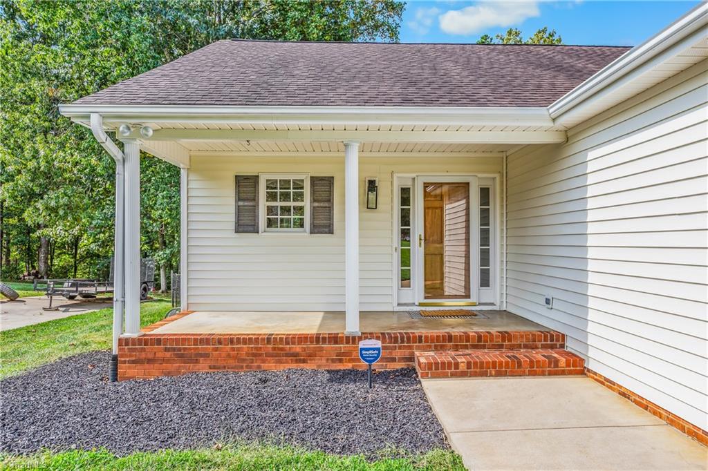 1125 Woodbury Road King, NC 27021 - Photo 5 of 50