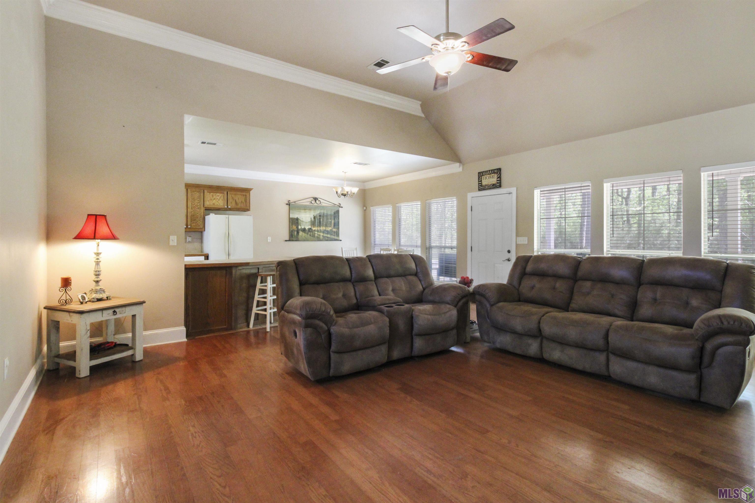 9464 Springfield Road Denham Springs, LA 70706 - Photo 3 of 26