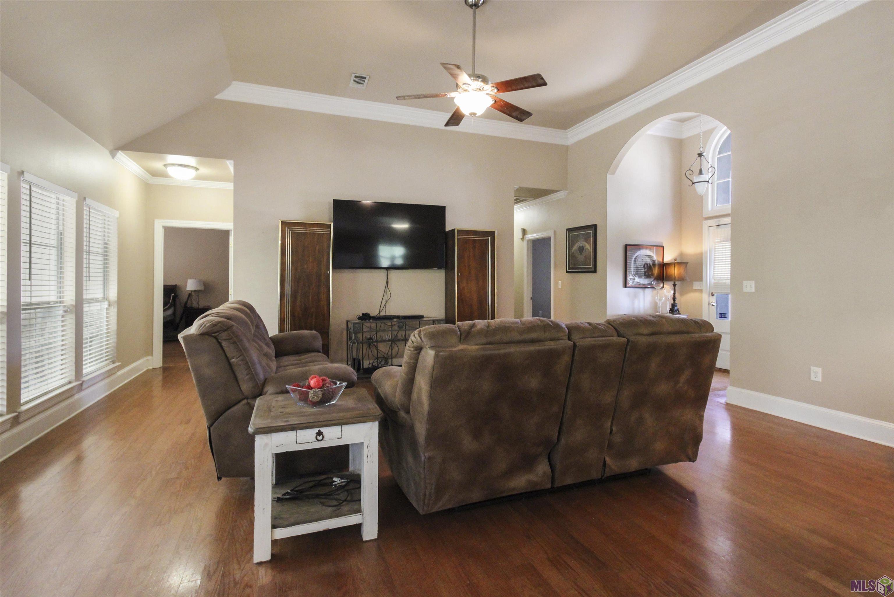 9464 Springfield Road Denham Springs, LA 70706 - Photo 4 of 26