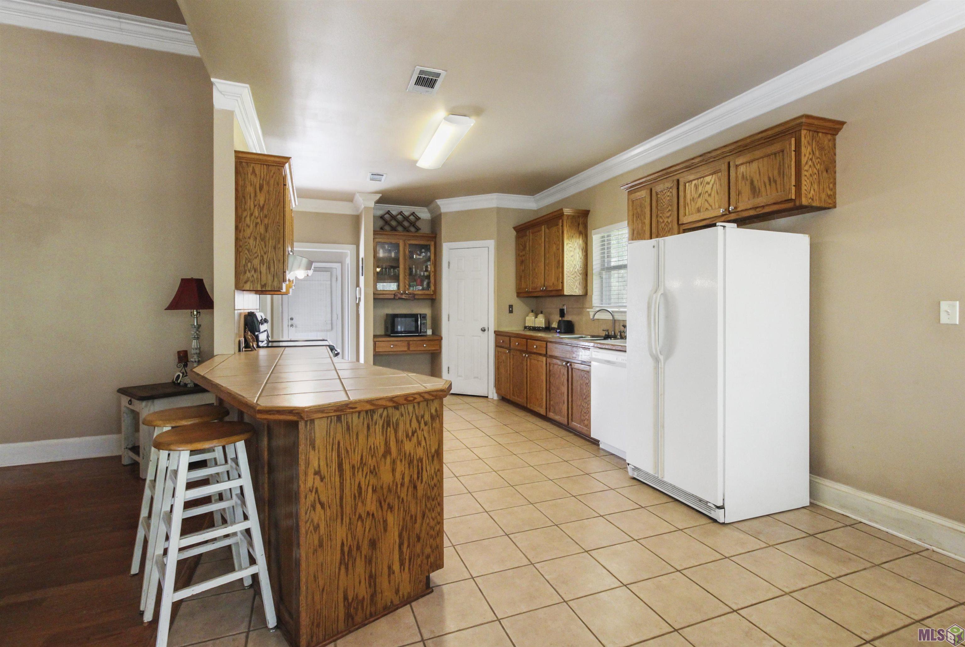 9464 Springfield Road Denham Springs, LA 70706 - Photo 6 of 26