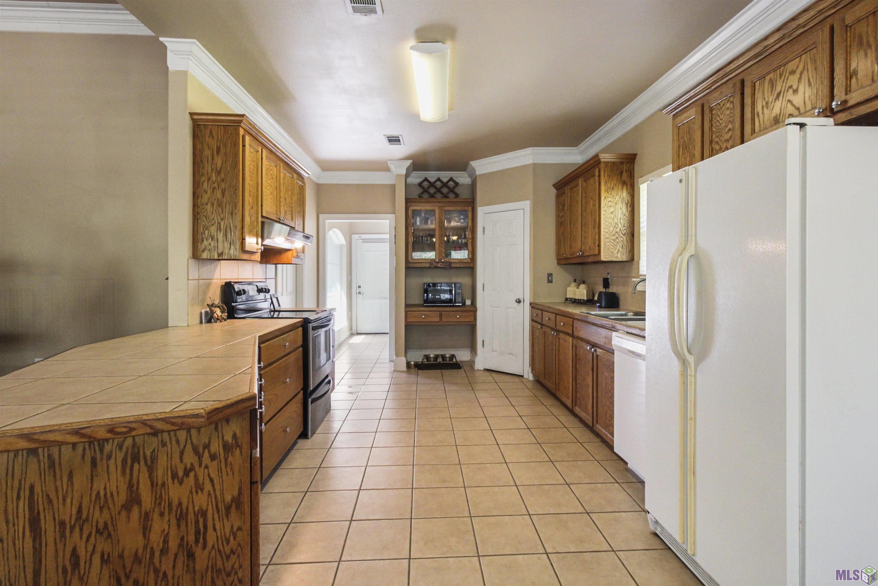 9464 Springfield Road Denham Springs, LA 70706 - Photo 8 of 26