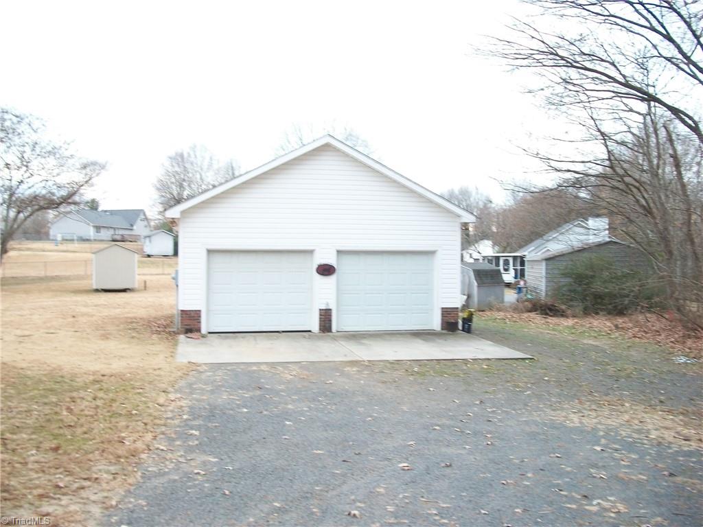 356 Periwinkle Road Eden, NC 27288 - Photo 3 of 14 two car garage