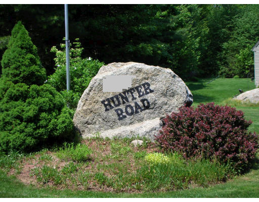 53 Hunter Road Uxbridge, MA 01569 - Photo 2 of 11 Gallery Image 2
