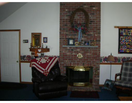 53 Hunter Road Uxbridge, MA 01569 - Photo 7 of 11 Gallery Image 7