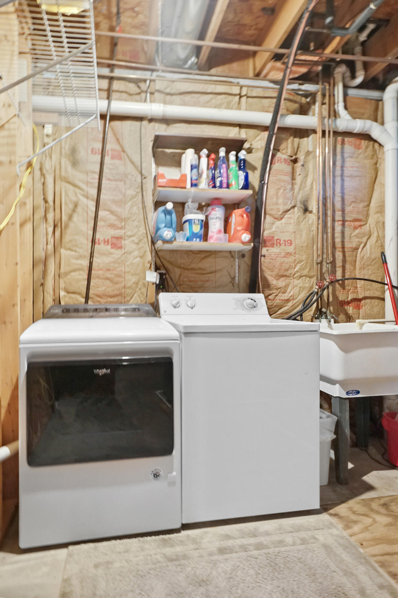 11176 Mcgregor Road Pinckney, MI 48169 - Photo 29 of 49 Basement Laundry