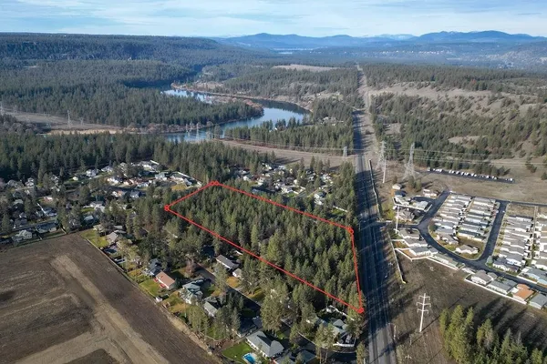 $995,000 | 10203 North Nine Mile Road, Nine Mile Falls, WA 99026