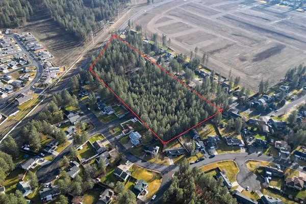$995,000 | 10203 North Nine Mile Road, Nine Mile Falls, WA 99026