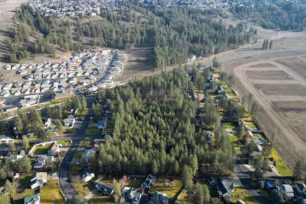 $995,000 | 10203 North Nine Mile Road, Nine Mile Falls, WA 99026