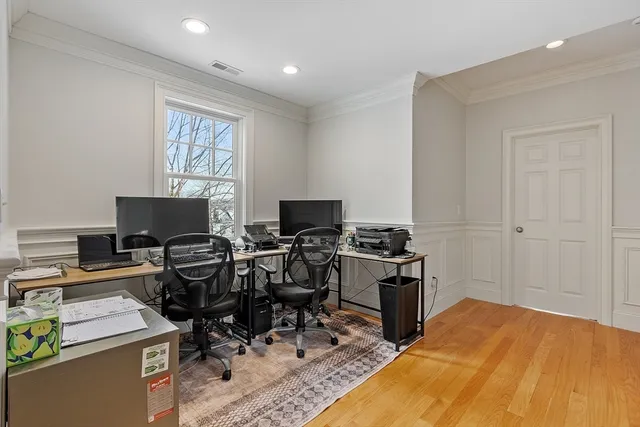 a bench sitting in middle of a yard